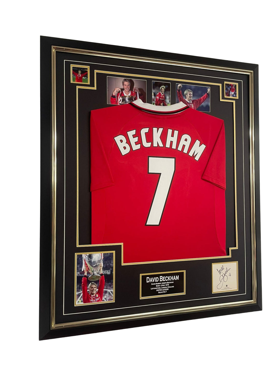 David Beckham of Manchester United Signed Display and Shirt